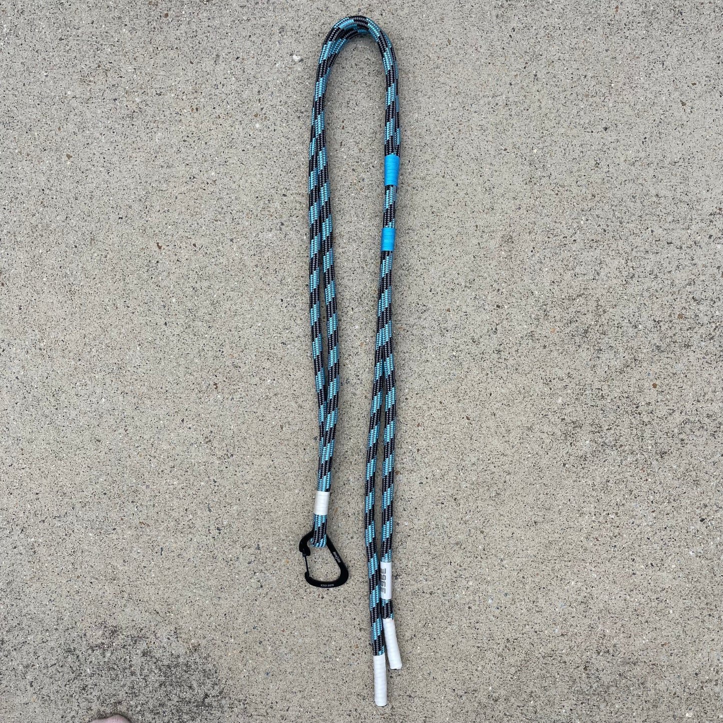 DOUBLE STRiNG CARABiNER ROPE BELT