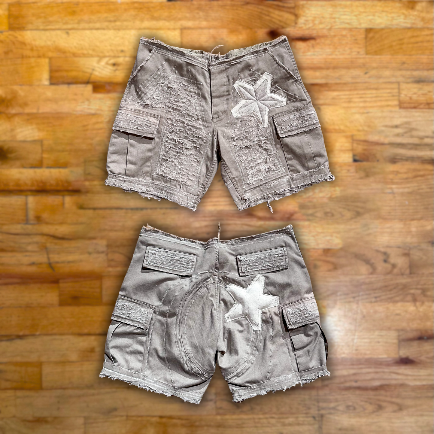 DiSTRESSED CARGO SHORTS