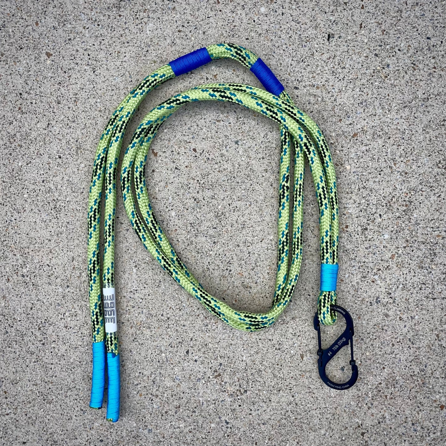 DOUBLE STRiNG CARABiNER ROPE BELT