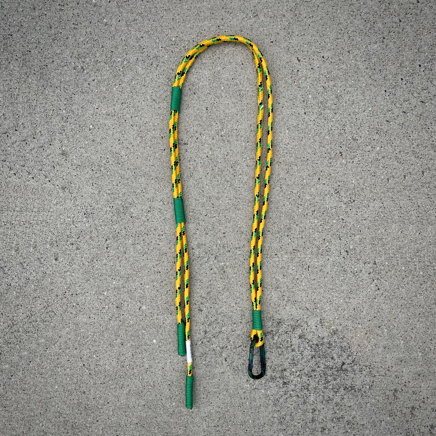 DOUBLE STRiNG CARABiNER ROPE BELT